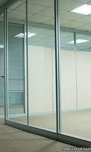 Divisória de vidro temperado escritório Divisória de vidro temperado escritório