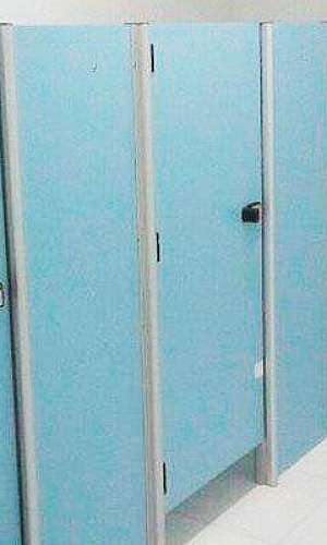 Divisórias para banheiros coletivos Divisórias para banheiros coletivos