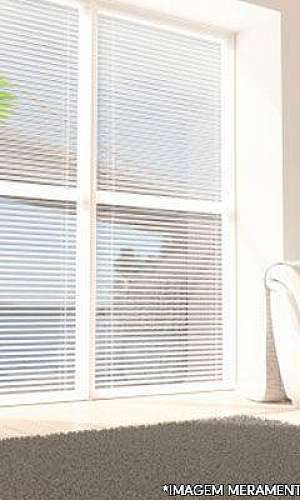 Janela de alumínio com persiana Janela de alumínio com persiana